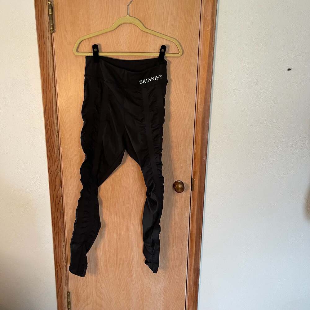 Skinnify Black Ruched Resistance Band Leggings XXL